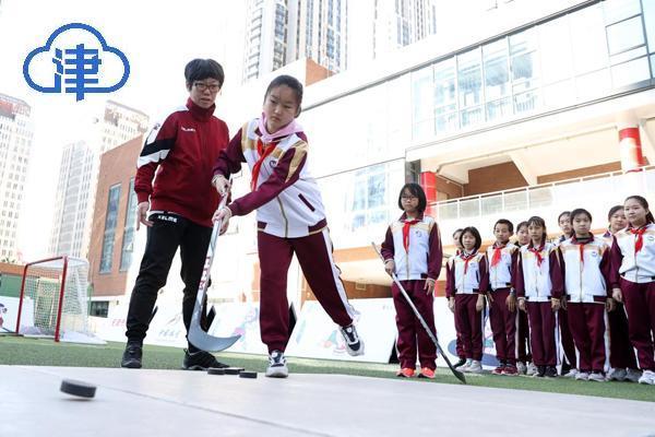 知识大课堂项目初体验冬奥手抄报万全小学这样冰雪进校园