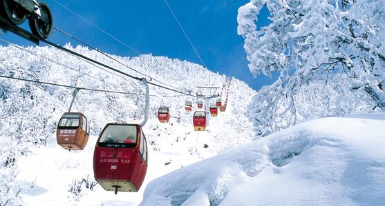 西岭雪山的旅游手抄报旅游手抄报